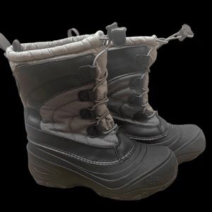 The north face size 4 youth Alpenglow IV boys waterproof winter boot